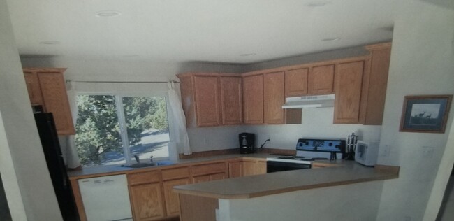 Plenty of kitchen space - 13400 SW Cinder Dr