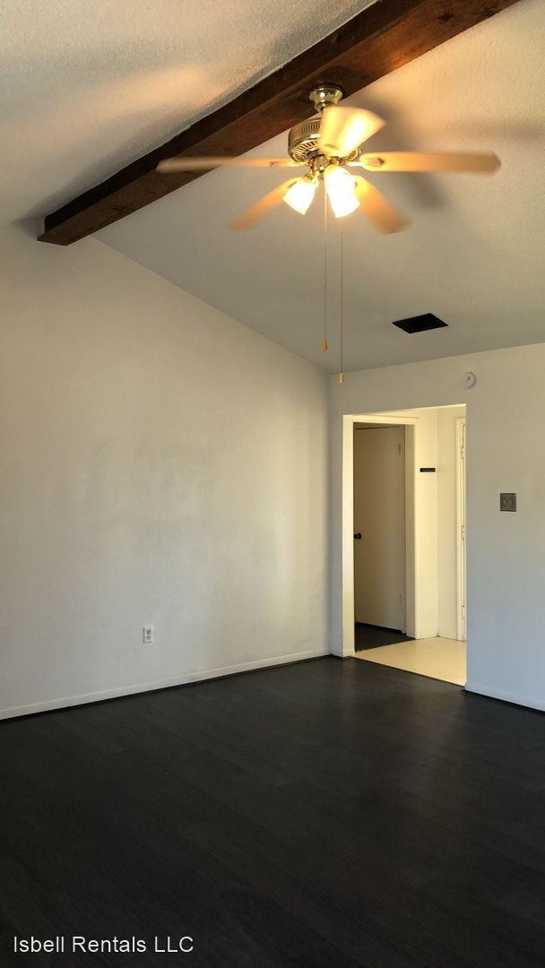 Building Photo - 3 br, 2 bath House - 111 Bridle Drive