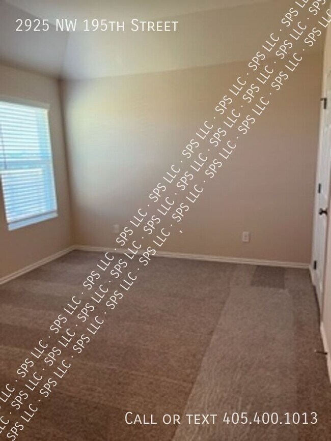 Foto del edificio - 2925 NW 195th St