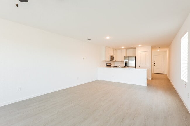 Building Photo - 501 Chevre Rd