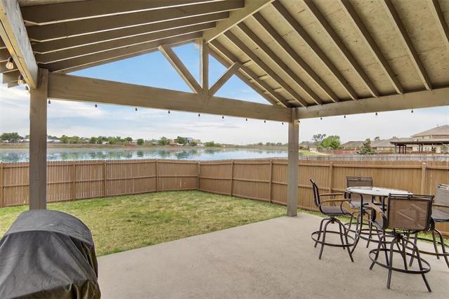 Foto del edificio - 1212 River Oak Ln