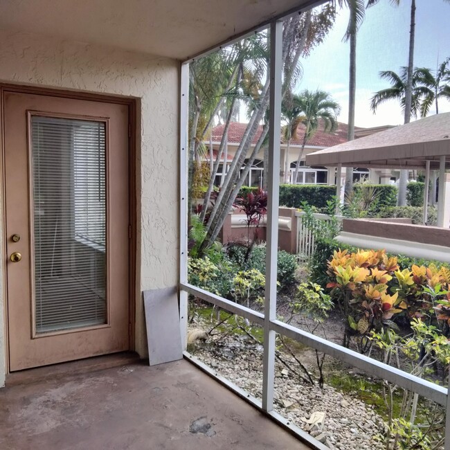 Foto del edificio - 22106 Glenmoor Dr