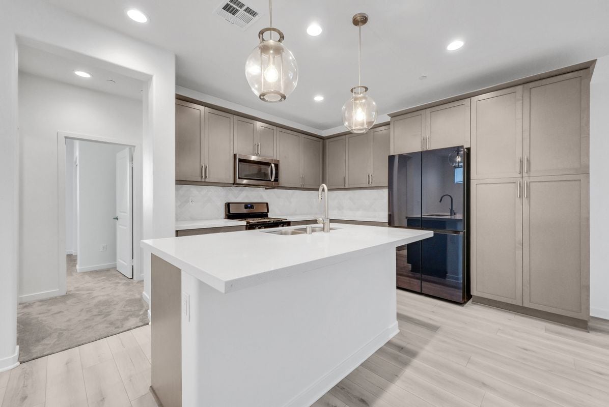 Foto principal - 11063 Spotlight Dr