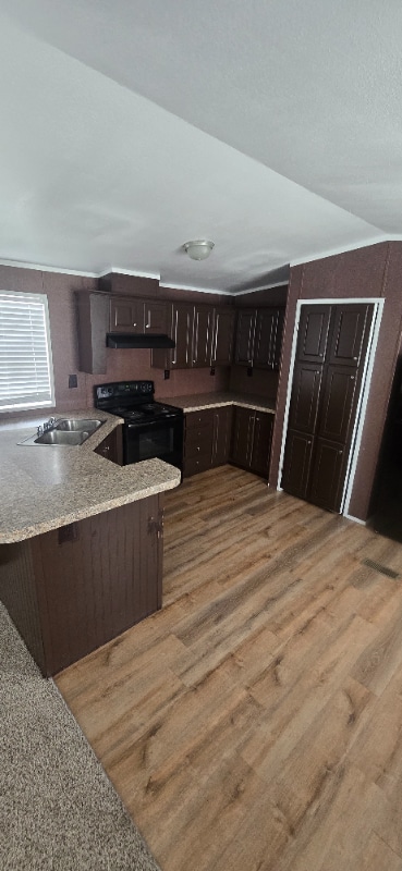 Building Photo - 1120 N Vista Dr