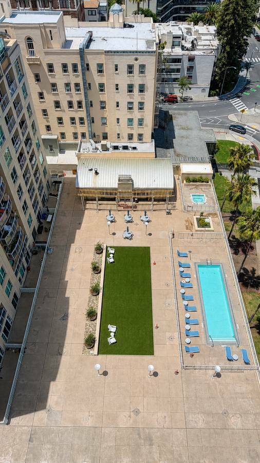Foto del edificio - 1 Lakeside Dr