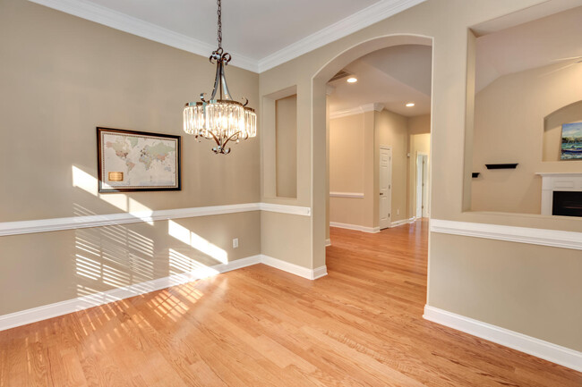 Building Photo - 420 Swan Ct
