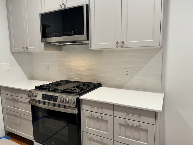 Foto del edificio - 116 Englewood Ave