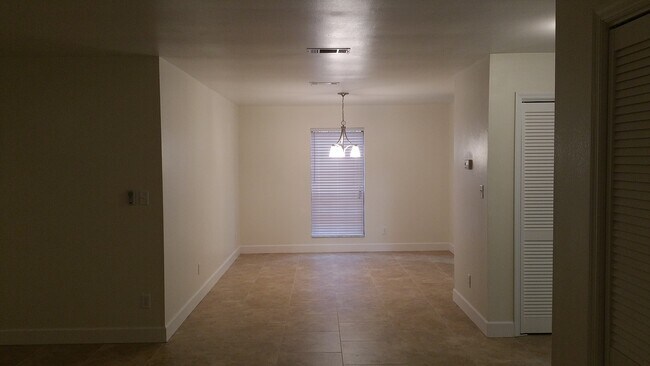 Building Photo - 898 Meginnis Ln