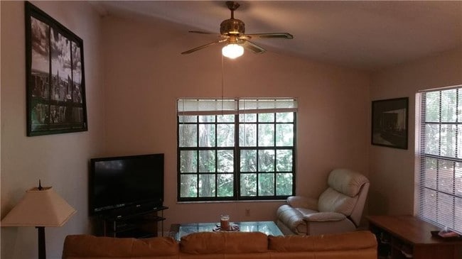 Building Photo - 2736 Park Dr