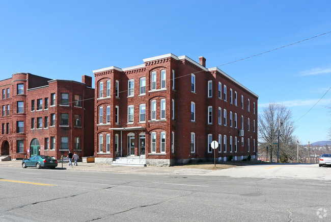 Building Photo - 1490 Elm St