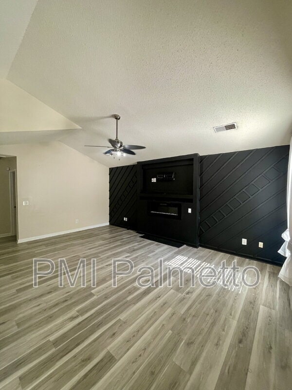 Building Photo - 221 Whixley Ln