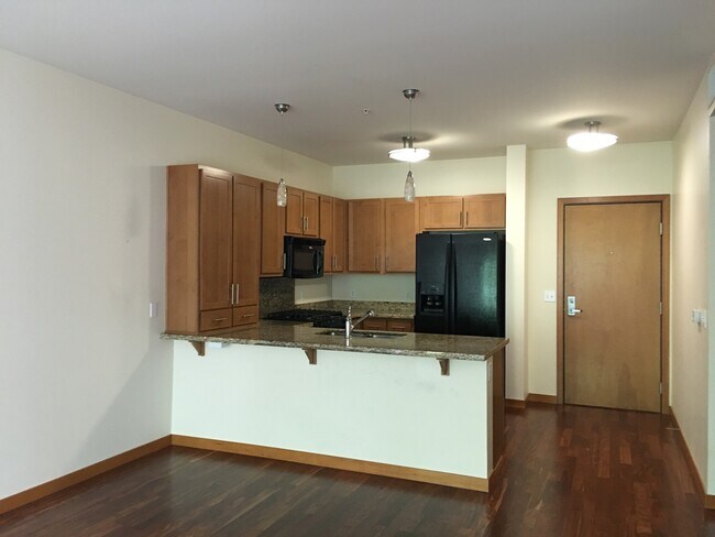 Foto del edificio - Spacious & light studio with lush courtyar...
