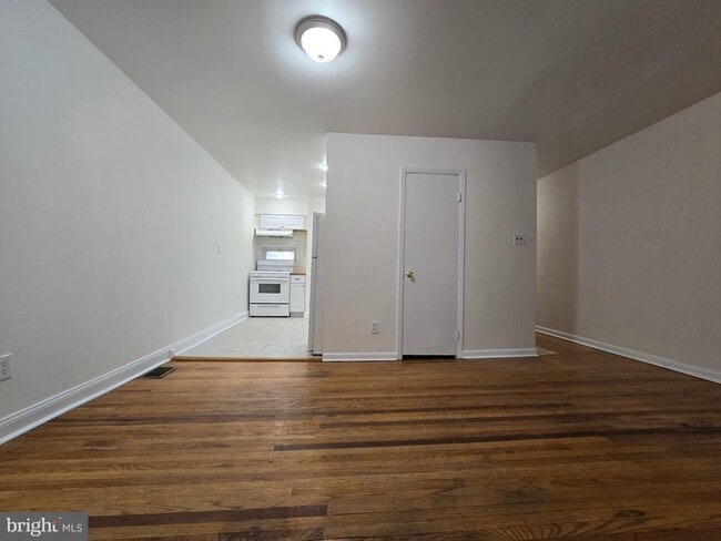 Building Photo - 623 N 32nd St