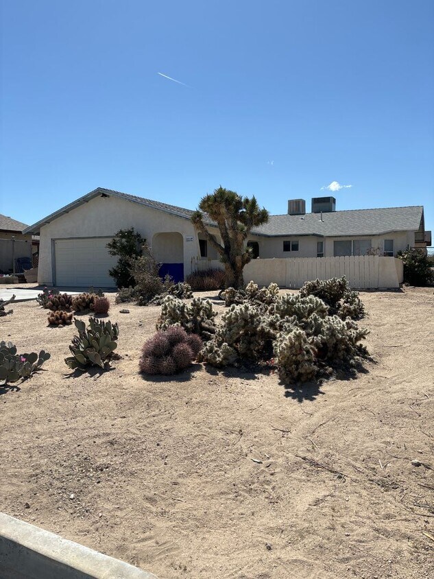 5736 Morongo Rd, Twentynine Palms, CA 92277 House Rental in
