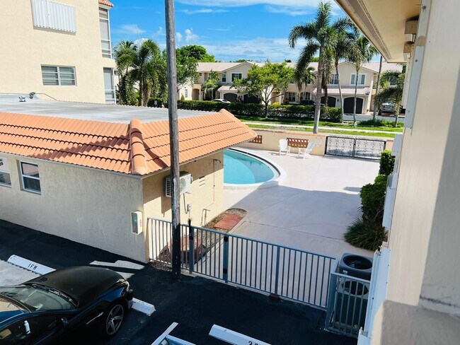 Foto del edificio - 371 SW 8th St