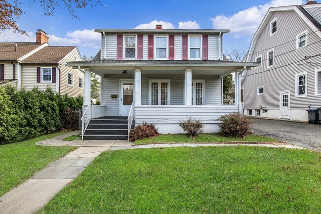 Front Lawn and Steps - 125 Longview Ave