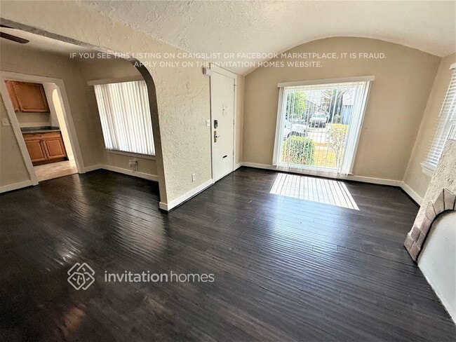 Building Photo - 6046 6th Ave