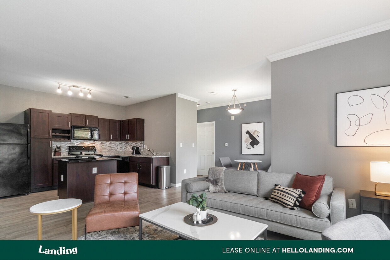 Primary Photo - 2500 Aventura Dr
