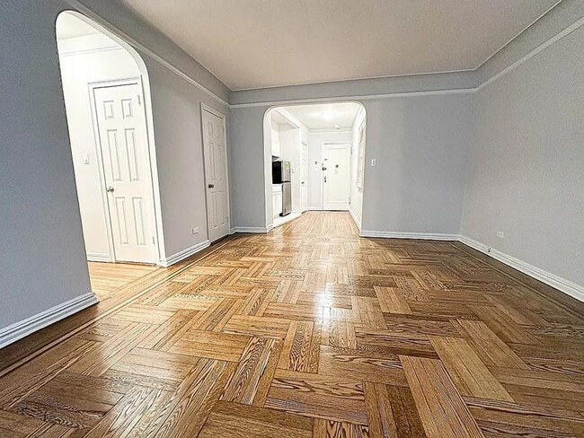 Building Photo - 111-14 76th Ave