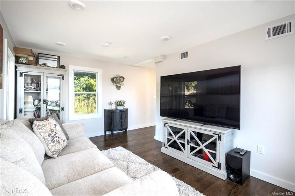 Foto del edificio - 3 br, 2 bath House - 18 Kinney St