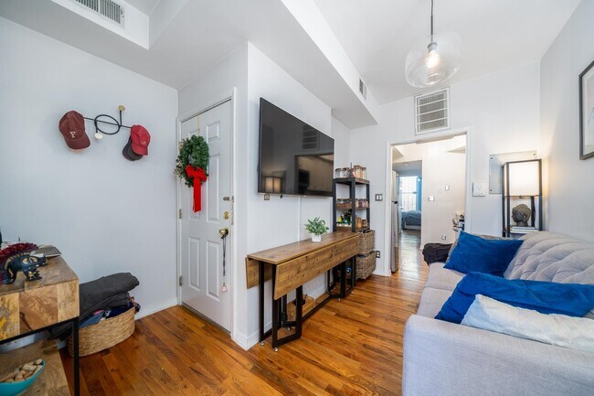 Foto del edificio - 512 1st St