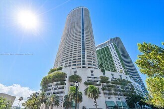 Building Photo - 1750 N Bayshore Dr