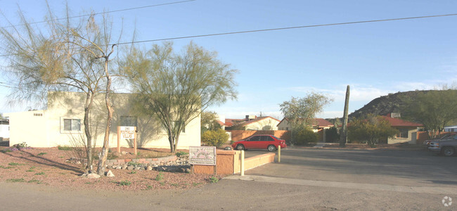 Building Photo - Foothills Villas