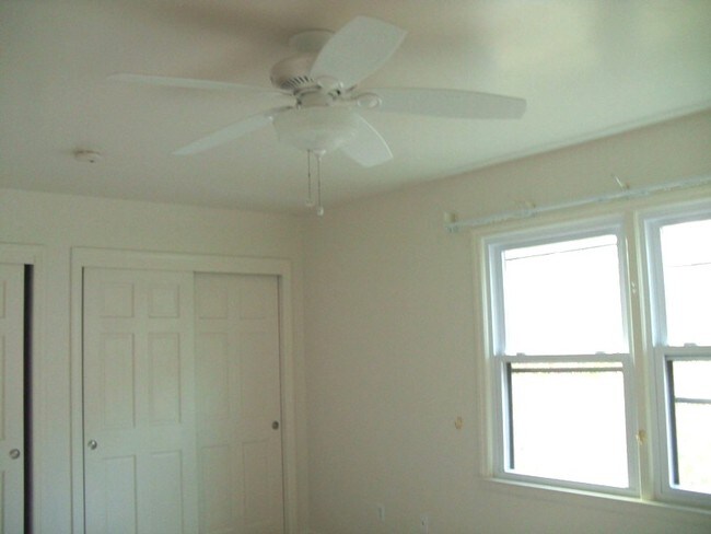 Habitaciones luminosas - 40 Howard Ave