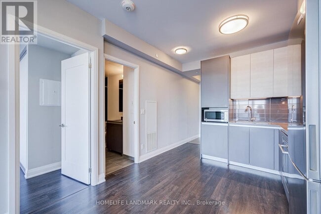 Building Photo - 396 Hwy 7