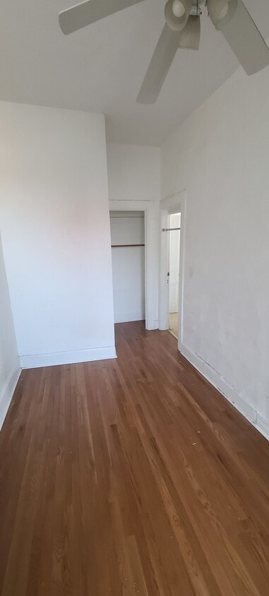Building Photo - 1344 W 18th Pl