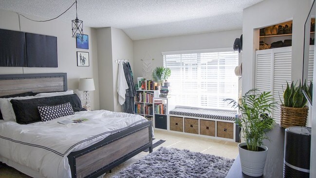 Foto del edificio - 11 Fox Hollow - 1