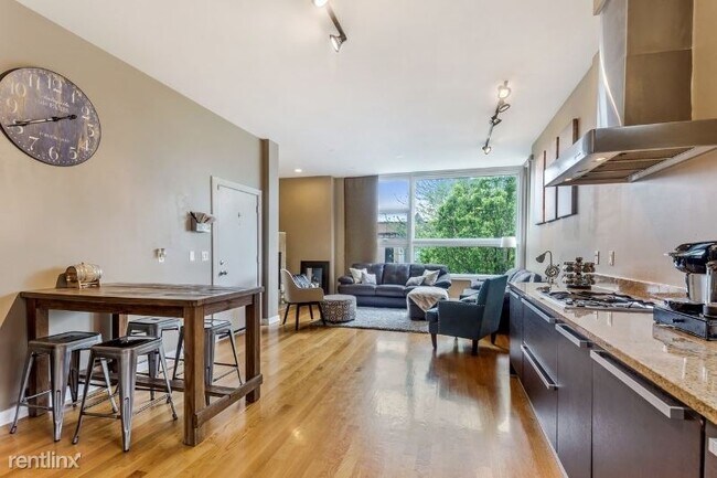Foto del edificio - 2414 W Grenshaw St