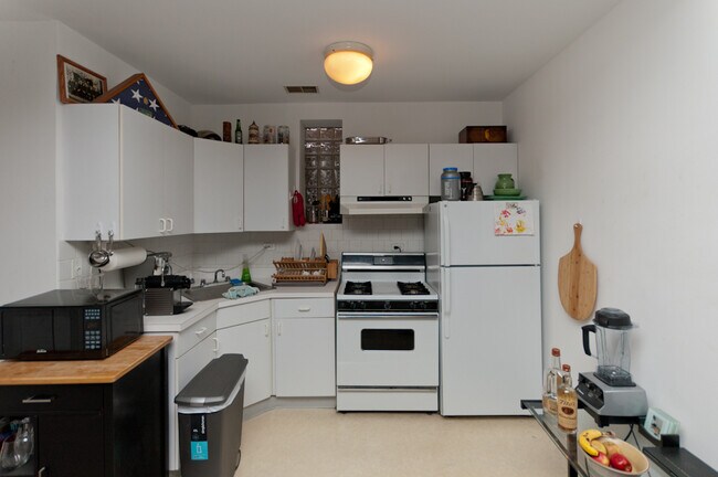 Foto del edificio - 2052 W Webster Ave