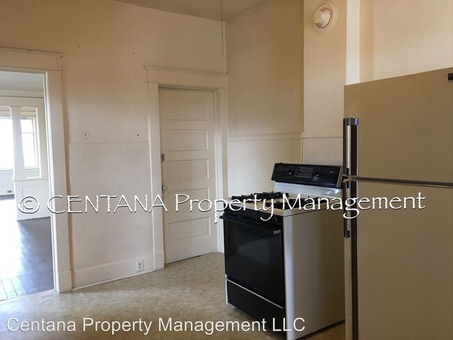 Foto del edificio - 1025-1027 E Front St