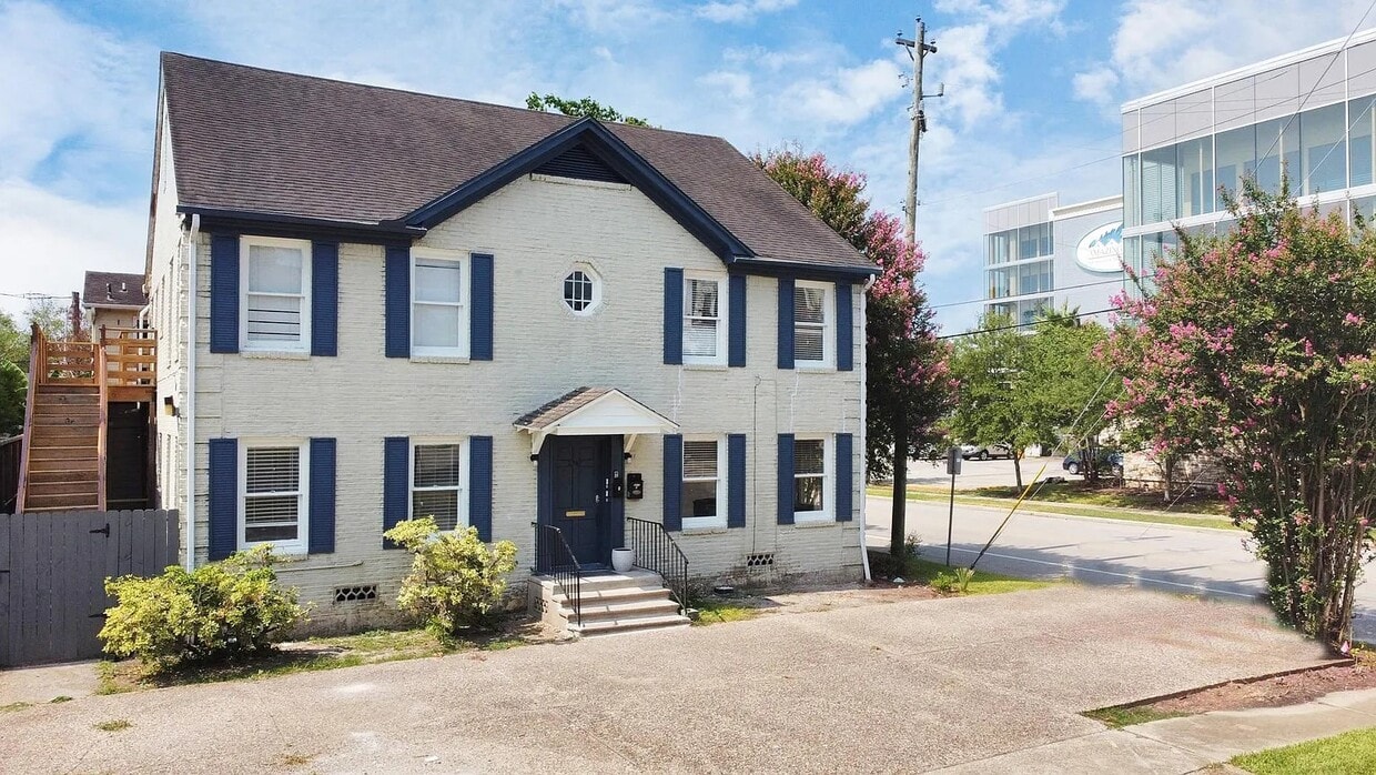 Primary Photo - 2347 Sheridan St