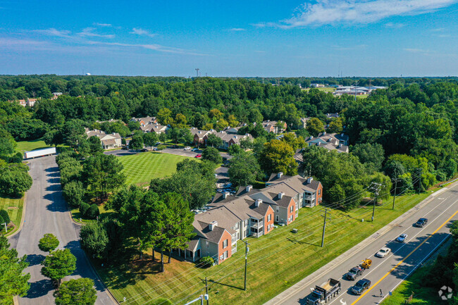 Foto aérea - Cross Creek Apartments