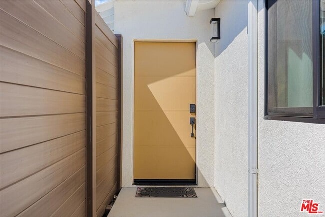 Foto del edificio - 12745 Bloomfield St