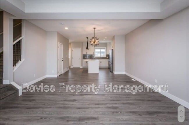 Building Photo - 1000 Berg Pl