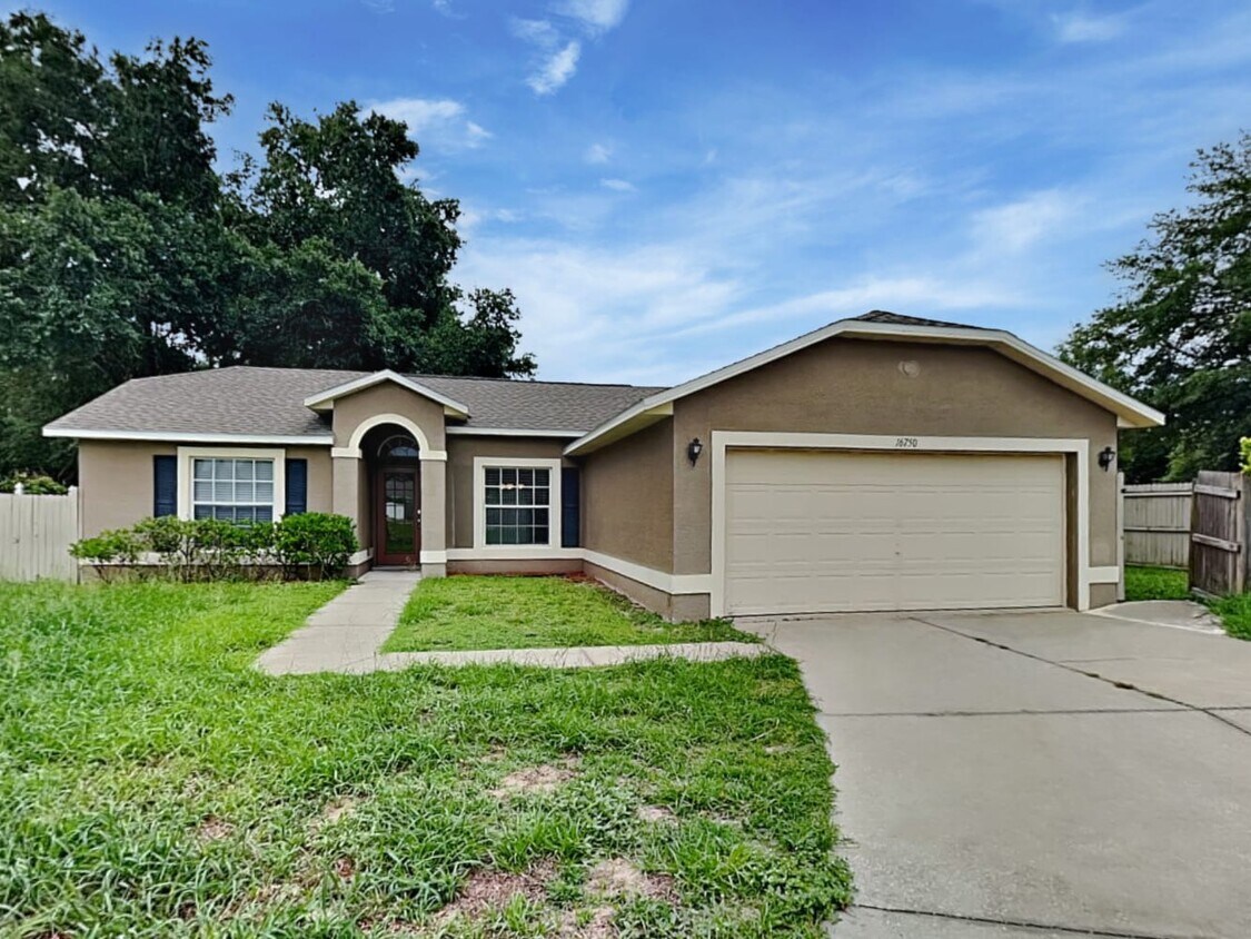 16750 N Highway 33 House Rental in Mascotte, FL