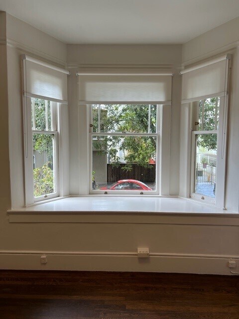 Building Photo - 187 Coleridge St