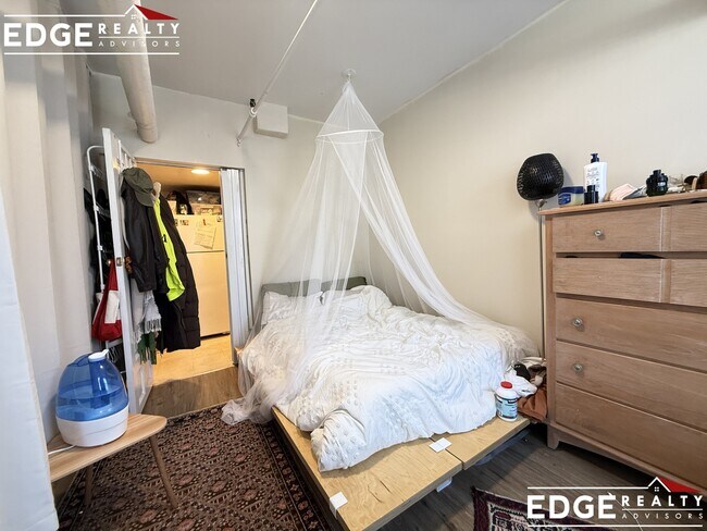 Foto del edificio - 160 Strathmore Rd