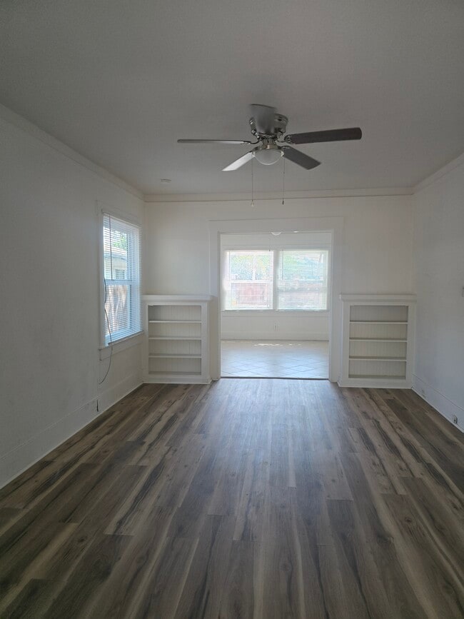 Foto del edificio - 2516 E Clay Ave