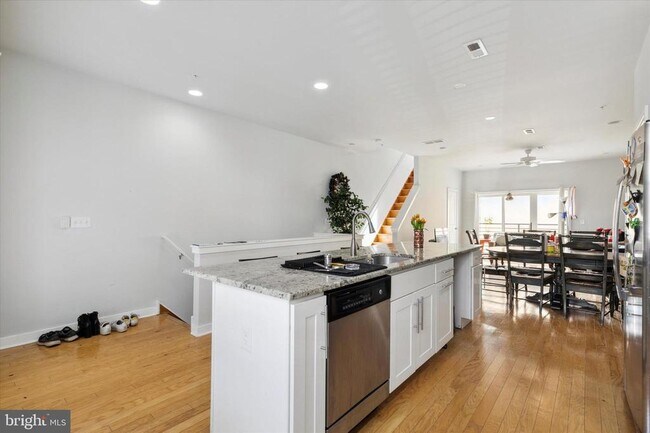 Building Photo - 4128 Tower St