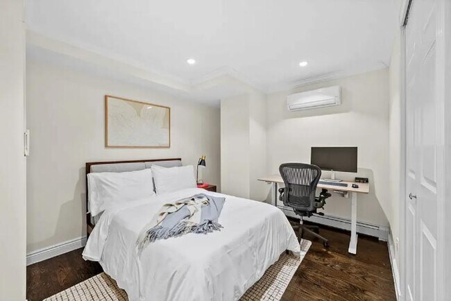 Foto del edificio - 448 W 19th St