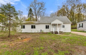 Building Photo - 393 Elder St