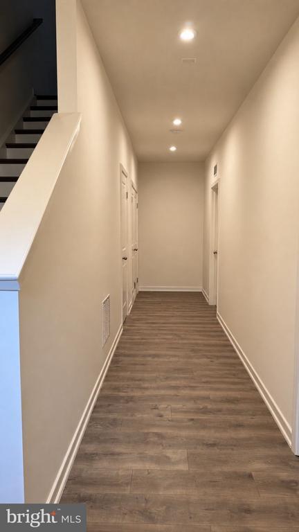 Foto del edificio - 402 Honeyberry Ln