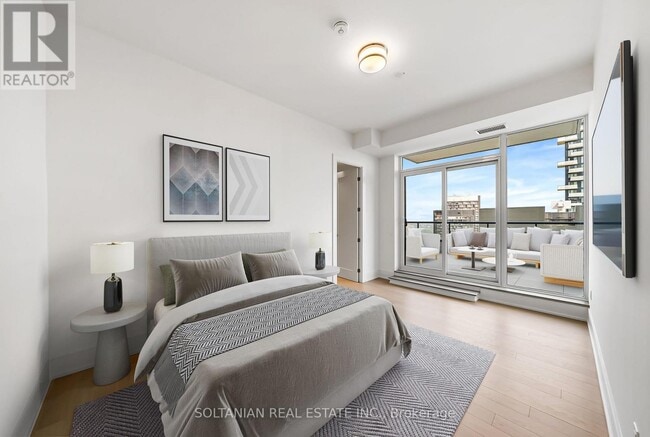 Building Photo - 10 Inn On The Pk Dr