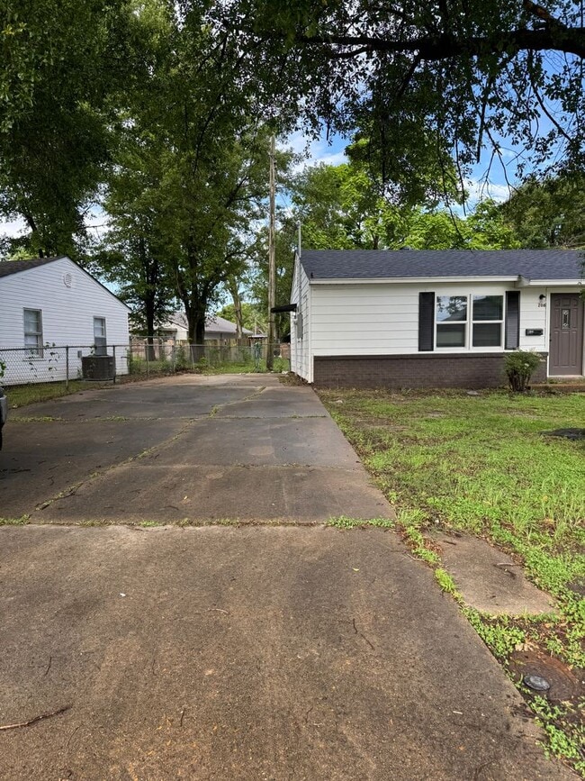 Building Photo - 3 Bed / 1 Bath in Trumann Available Now.