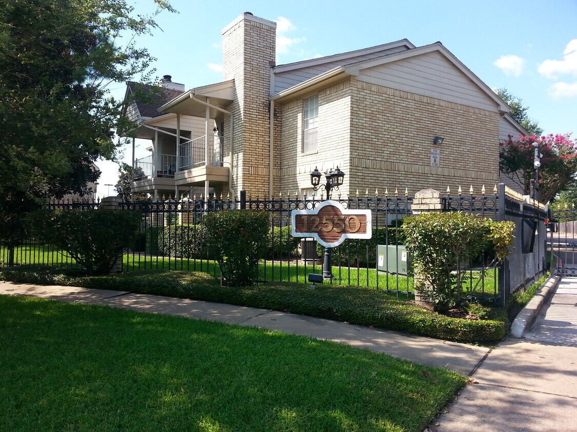 Gate - 12550 Whittington Dr