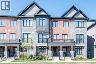 Building Photo - 174 S Creek Dr